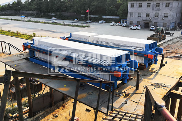 一臺環保的隆中脫水型污泥廂式壓濾機，為你展示全新洗沙回收體驗