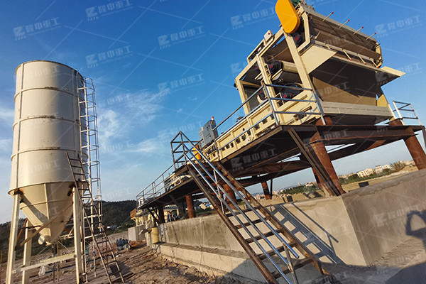 廂式壓濾機(jī)強(qiáng)度高，適合于處理細(xì)顆粒