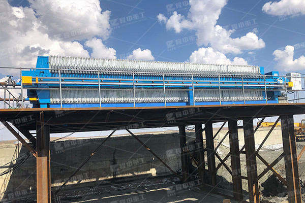 污泥壓濾機濾板為什么會變形？是什么原因引起的？